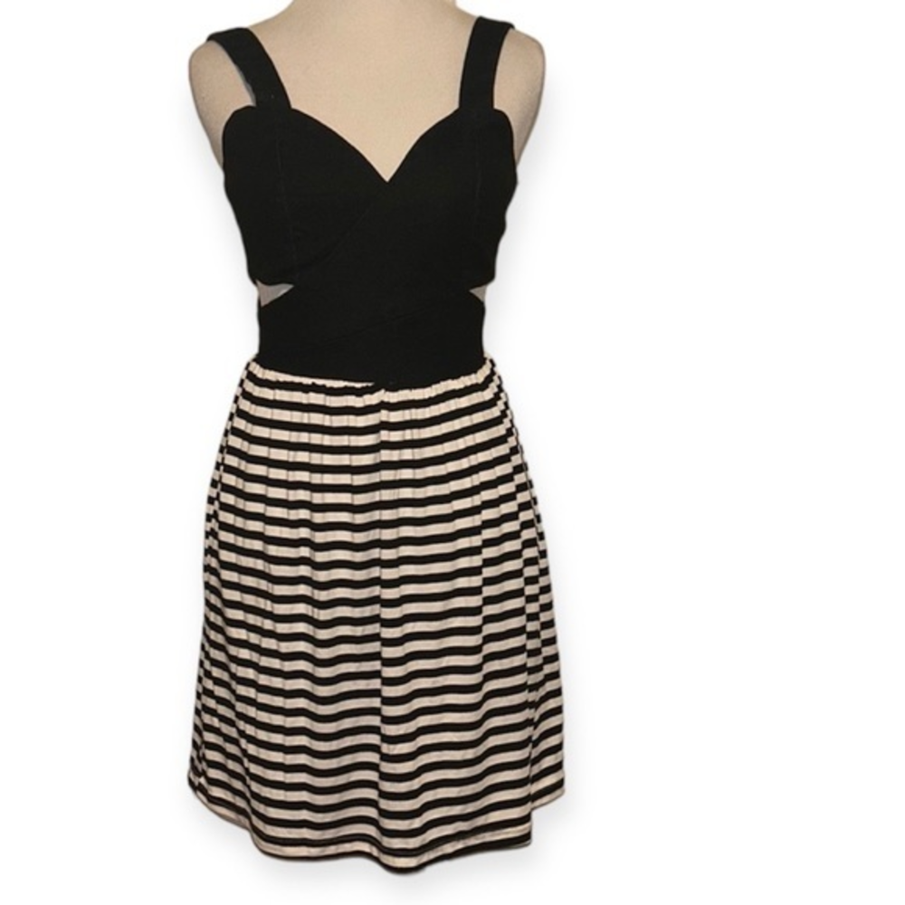 5/$30 🎈 Depri small‎ black and white striped dress